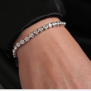 Tennis bracelet